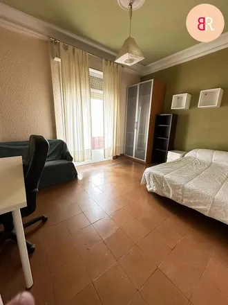 Rent this 5 bed room on Gran Vía Bikes in Paseo de Fernando El Católico, 43