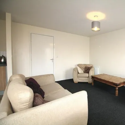 Image 4 - Beeches Bank, Sheffield, S2 3RL, United Kingdom - Apartment for rent