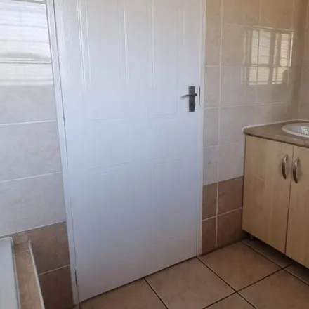 Image 3 - Northgate Mall, Doncaster Drive, Johannesburg Ward 114, Randburg, 2188, South Africa - Apartment for rent