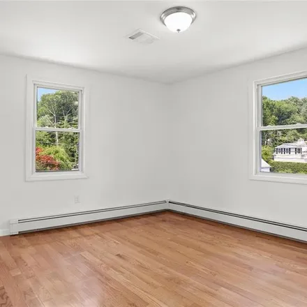Rent this 4 bed apartment on 3 Hill Street in New Canaan, CT 06840