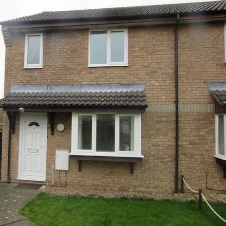 Rent this 3 bed duplex on Beech Avenue in Shepton Mallet, BA4 5XE