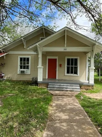 Image 1 - 347 East Nelson Street, Bowie, TX 76230, USA - House for rent