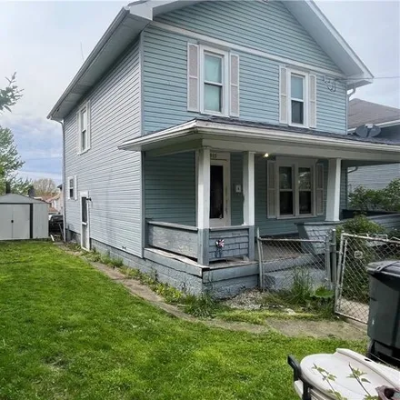 Image 2 - 901 Pittsburgh Street, La Belle, Steubenville, OH 43952, USA - House for sale