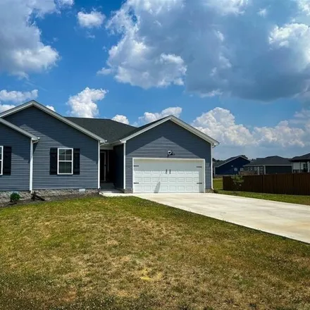 Buy this 3 bed house on 2102 Carriage Ct in Franklin, Kentucky