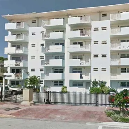 Buy this 1 bed condo on 801 Meridian Avenue in Miami Beach, FL 33139
