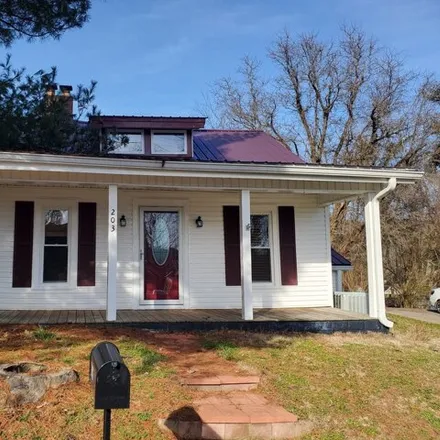 Buy this 3 bed house on 205 Hull Avenue in Carthage, TN 37030