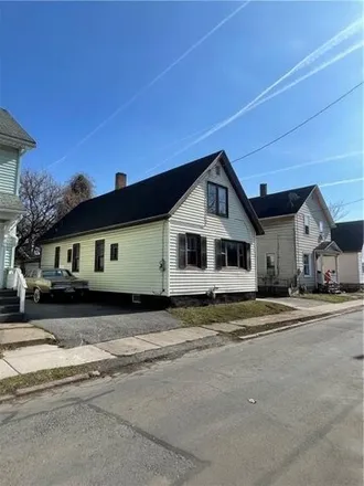 Image 2 - 18 Rugraff Street, City of Rochester, NY 14606, USA - House for sale