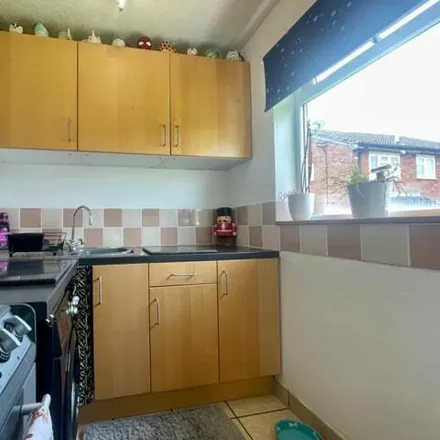 Image 2 - St Johns Close, Daventry, NN11 4SF, United Kingdom - Apartment for sale