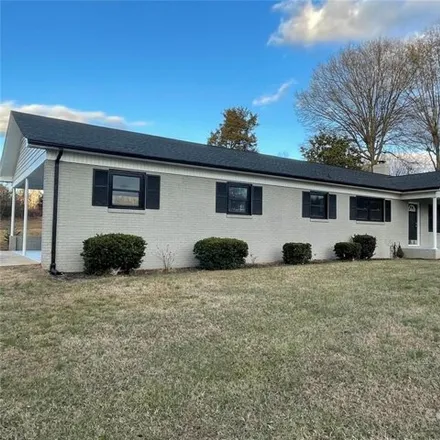 Image 2 - 91 Boston Heights Drive, Alexander County, NC 28681, USA - House for sale