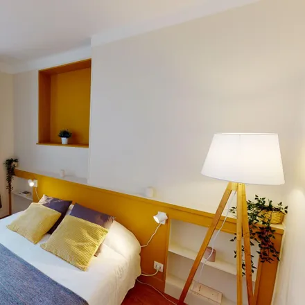 Rent this 5 bed room on 197 bis avenue de Versailles