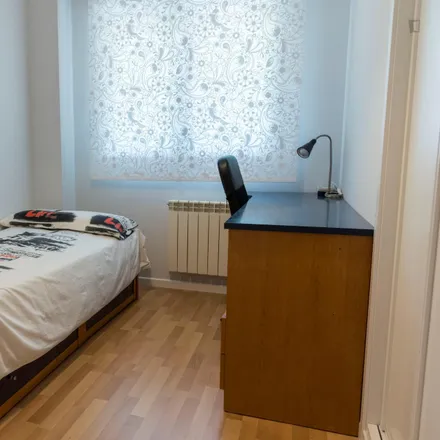 Rent this 3 bed room on Madrid in Calle Puerto de Velate, 28018 Madrid