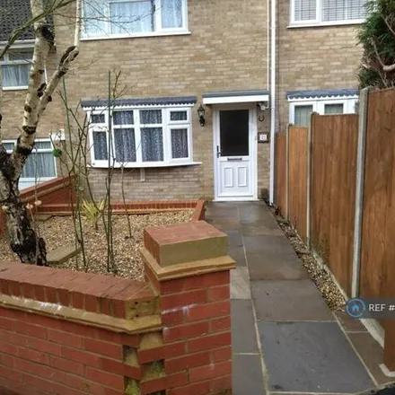 Rent this 2 bed townhouse on 20 Turnstone Gardens in Southampton, SO16 8EW