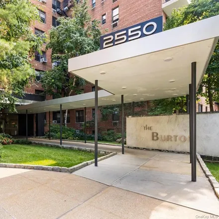 Image 1 - 2550 Independence Avenue, New York, NY 10463, USA - Condo for sale