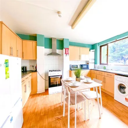 Rent this 7 bed townhouse on 92 Stanmer Villas in Brighton, BN1 7HN