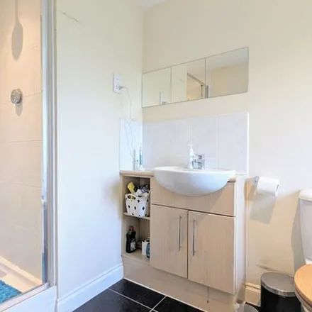 Rent this 4 bed apartment on Matthau Lane in Milton Keynes, MK4 4SY