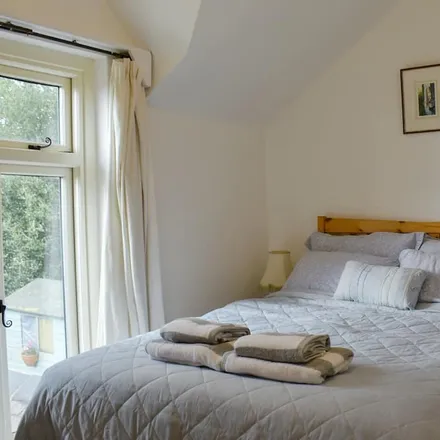 Rent this 3 bed duplex on Ventnor in PO38 1XW, United Kingdom