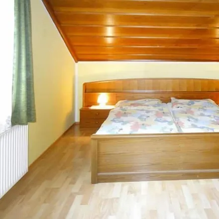 Rent this 2 bed apartment on Volksschule St. Kanzian am Klopeiner See in Sternweg 2, 9122 Seelach