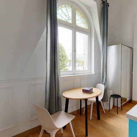 Rent this 11 bed room on 53 Rue de Bonne in 94000 Créteil, France