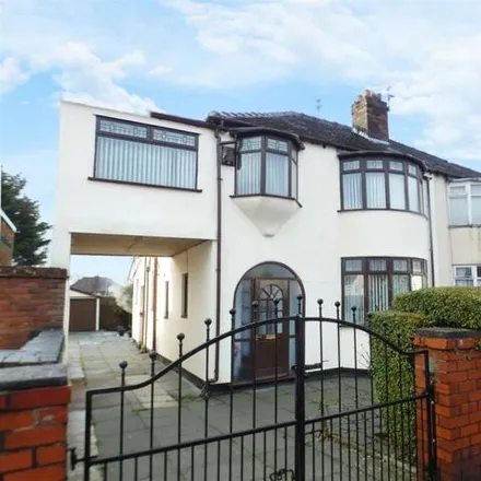 Buy this 3 bed duplex on Wallace Avenue in Knowsley, L36 1TN