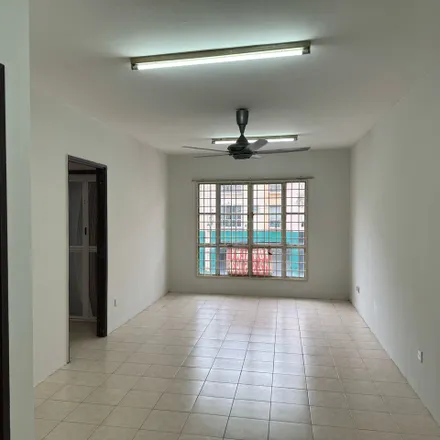 Rent this 3 bed apartment on Bangi Kopitiam in Jalan Plumbum X7/X, Section 7