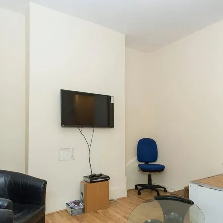 Image 2 - 143 New Cross Road, London, SE14 5DW, United Kingdom - Apartment for rent