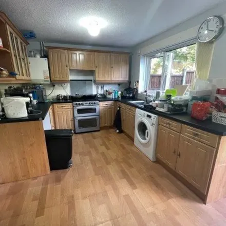 Rent this 3 bed apartment on Lothersdale in Tamworth, B77 4HX