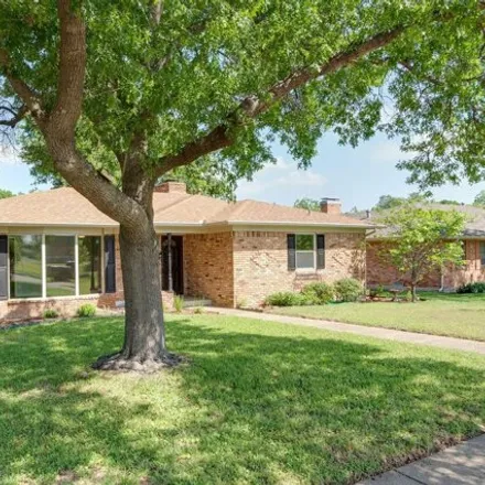 Buy this 3 bed house on 8811 Forest Cliff Drive in Dallas, TX 75228