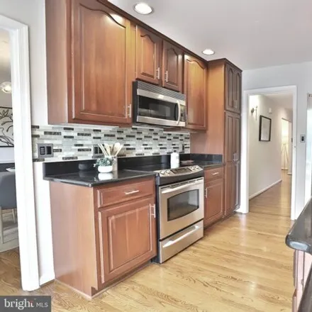 Image 5 - 7347 Eldorado Street, McLean, VA 22107, USA - Townhouse for sale