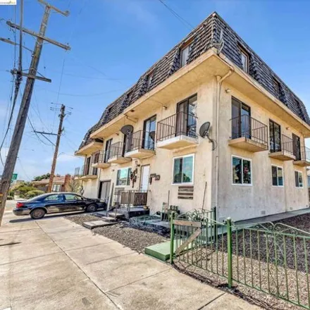 Buy this 3 bed condo on 517 28th Street in Richmond, CA 94804