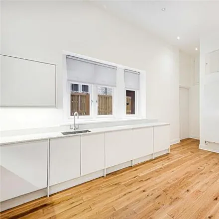 Image 3 - 213 Brompton Road, London, SW3 2EJ, United Kingdom - Townhouse for rent