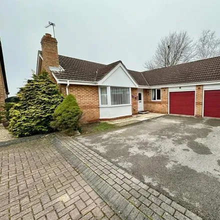 Buy this 3 bed house on St Marys Drive in Hatfield, DN7 4ET