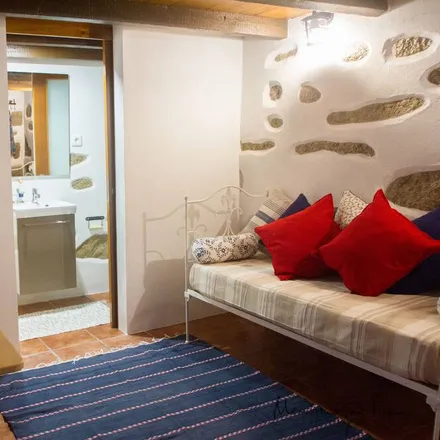 Rent this 1 bed townhouse on Travessa de José Monteiro Castro Portugal in 4405-566 Vila Nova de Gaia, Portugal