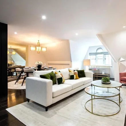 Rent this 2 bed apartment on Penelope Chilvers in 65 Duke Street, London