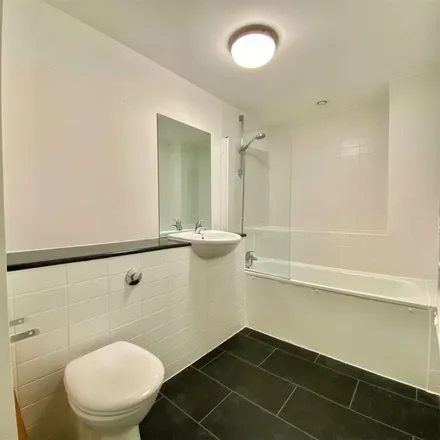 Image 9 - Elisabeth Mill, Houldsworth Street, Stockport, SK5 6FX, United Kingdom - Apartment for rent