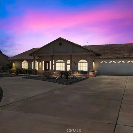 Image 2 - 14678 Pamlico Road, Apple Valley, CA 92307, USA - House for sale