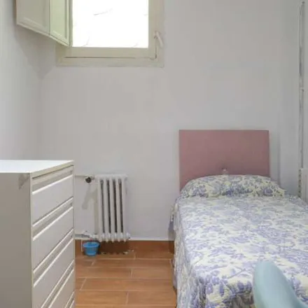 Rent this 2 bed apartment on Madrid in Calle de Sancho Dávila, 13