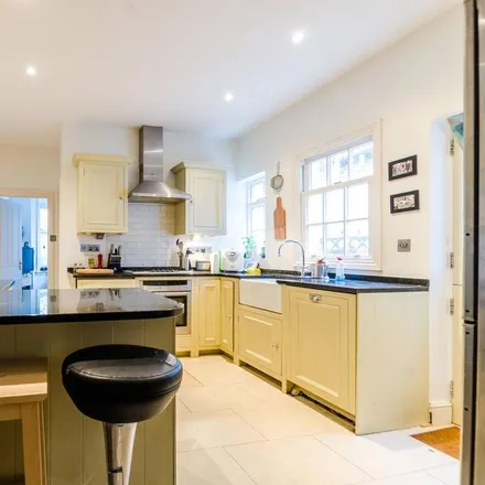 Rent this 3 bed apartment on Clevedon House in 1a Tredegar Square, London