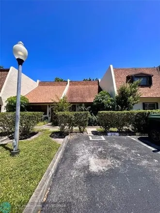 Image 1 - Eco Golf Club, 1600 Johnson Street, Hollywood, FL 33020, USA - Townhouse for sale