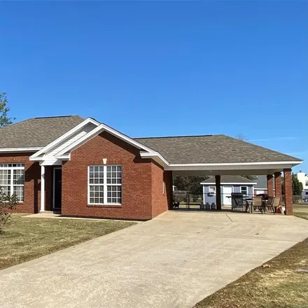 Buy this 3 bed house on 23 Pin Oak Drive in Elmore County, AL 36022