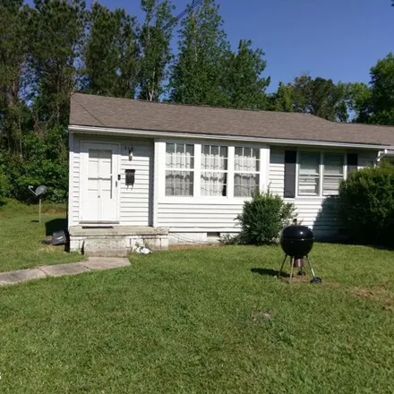 Rent this 2 bed house on 718 New River Drive in New River, Jacksonville