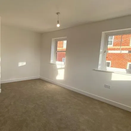 Image 7 - Moyes Centre, Roche Avenue, Leeds, LS14 6NS, United Kingdom - Townhouse for rent