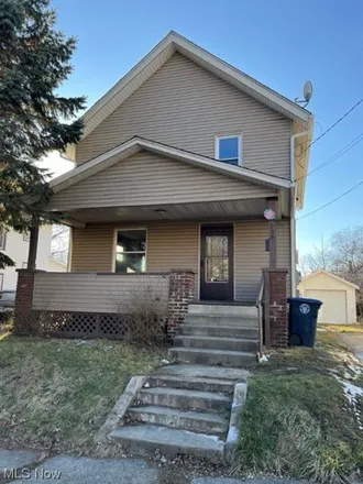 Rent this 4 bed house on 2323 11th Street Southwest in Akron, OH 44314