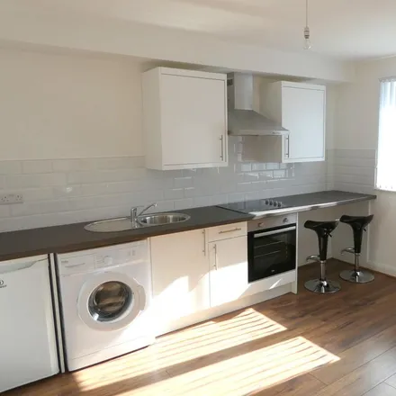 Image 4 - Krispy Kod, Brook Terrace, Manchester, M13 0RX, United Kingdom - Apartment for rent