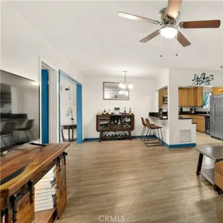 Image 6 - Alley ‎80939, Los Angeles, CA 91335, USA - House for sale