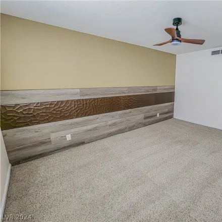 Image 4 - Las Vegas Country Club, LVCC Loop, Winchester, NV 89169, USA - Condo for sale