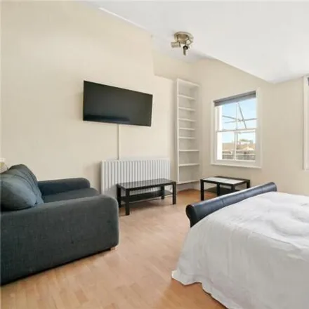 Rent this studio apartment on 20 Belgrave Gardens in London, NW8 0RD