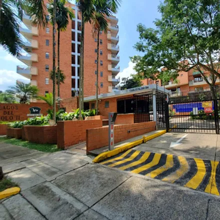 Rent this 3 bed apartment on Calle 13 in Comuna 22, 760032 Cali
