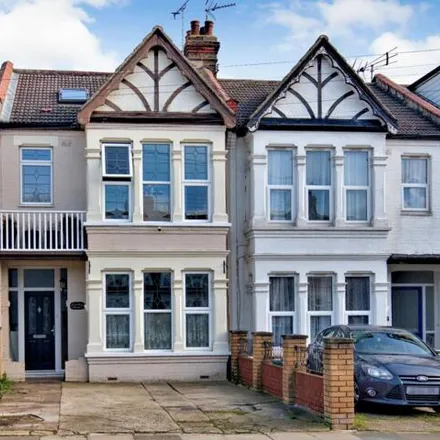 Buy this 5 bed townhouse on Lovelace Gardens in Southend-on-Sea, SS2 4NX
