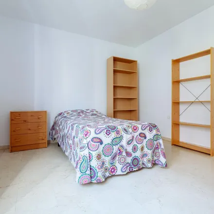 Rent this 3 bed apartment on Calle Teófilo Gautier in 18015 Granada, Spain