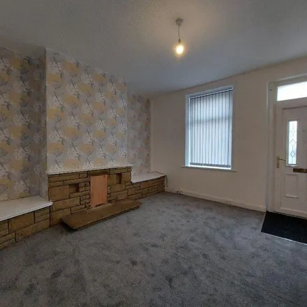Rent this 2 bed townhouse on Burdett Street in Burnley, BB11 5AW